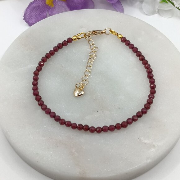 Minimalist Bracelet with Natural Garnet - Picture 8 of 13
